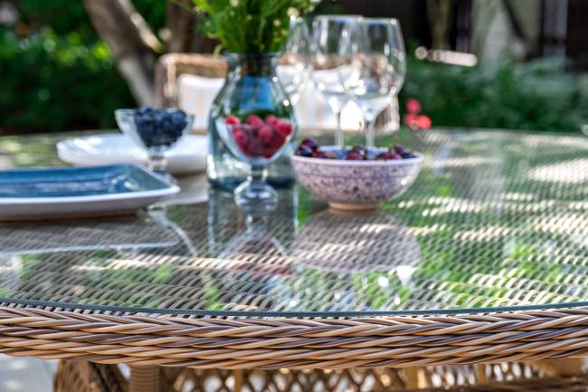 "Эспрессо" плетеный круглый стол, диаметр 150 см, цвет соломенный "Эспрессо" плетеный круглый стол, диаметр 150 см, цвет соломенный