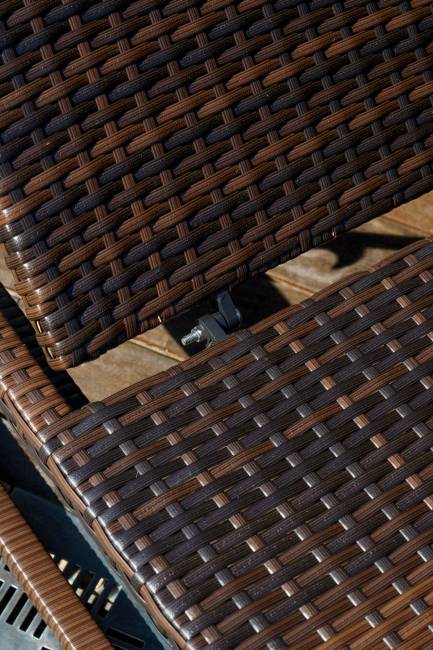 Шезлонг из искусственного ротанга "КИОТО", коричневый