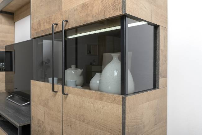 Комод с витриной и подсветкой и комод с ящиками Трувор цвет дуб гранж песочный/интра Комод с витриной и подсветкой и комод с ящиками Трувор цвет дуб гранж песочный/интра